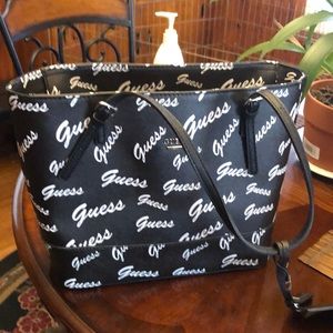 Guess tote